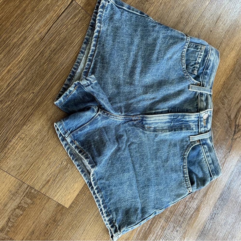 Levi Mom Shorts High-Waisted Shorts
